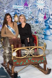 sylvie-tellier-and-marine-lorphelin-attend-the-christmas-season-at-picture-id187496511.jpg