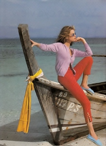 uk_vogue_1994_10.thumb.jpg.4d1351e8a617a8096985837ce135223c.jpg