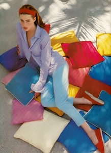uk_vogue_1994_12.thumb.jpg.f72ff87d7259a3b75065b151b1265dc7.jpg