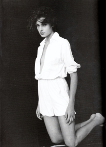 uk_vogue_jan_1989_3.thumb.jpg.52797aa91614c52b02ae9d9b22c9a230.jpg
