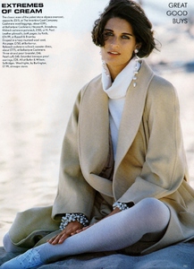 uk_vogue_nov_1990_12.thumb.jpg.06ba41c1844da89001b569282432e745.jpg