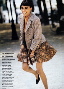 uk_vogue_sept_1990_24.thumb.jpg.d453a4896c09bff46259849df95f942d.jpg