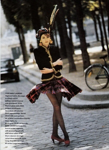 uk_vogue_sept_1990_25.thumb.jpg.fa82c471cd91f79d8ef464ee8e6f009b.jpg