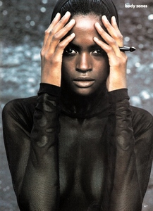 us_vogue_may_1989_64.thumb.jpg.c5dd472d1432bf5651e86abe89d65257.jpg