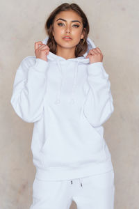 vanessa_nakd_hoodie_sweater_1401-100023-0001_3_.jpg