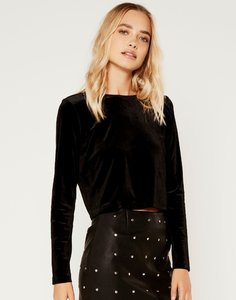 velvet-crop-top-black-detail-tl32654vel.jpg