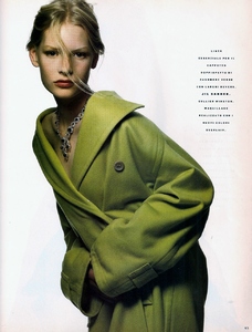 vogue_italia_jan_1989_3.thumb.jpg.bece45567c02566274608af99d693c90.jpg