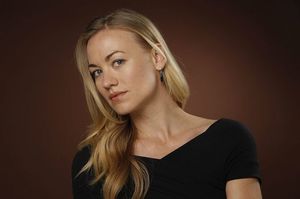 yvonne-strahovski-los-angeles-times-2017-6.jpg