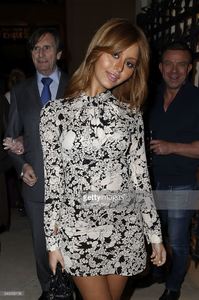 zahia-dehar-attends-dessiner-lor-et-largent-odiot-orfevre-exhibition-picture-id649358158.jpg