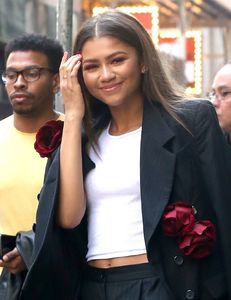 zendaya-leaving-good-morning-america-in-nyc-06-20-2017-2.jpg