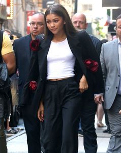 zendaya-leaving-good-morning-america-in-nyc-06-20-2017-9.jpg