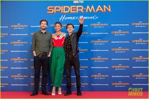 zendaya-tom-holland-promote-spiderman-in-barcelona-01.jpg