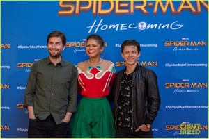 zendaya-tom-holland-promote-spiderman-in-barcelona-09.jpg