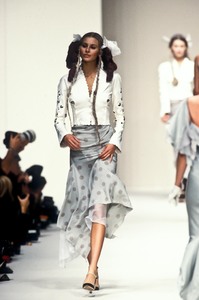 0_john-galliano-ss-1994-1_html.thumb.JPEG.b98b3025d6d3907bf832bedbfdeb264a.JPEG