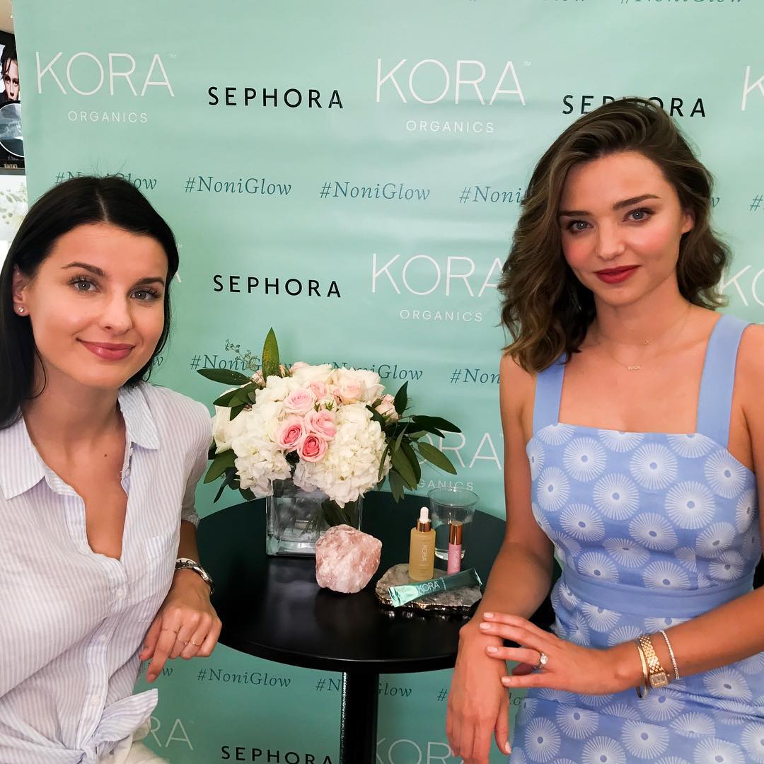 Miranda Kerr returns jewelry gifted in alleged Malaysian scheme