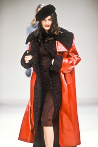 1_azzedine-alaia-fw-1991-2_html.thumb.JPEG.979406c55c844e4757b0c2a0e7d19460.JPEG