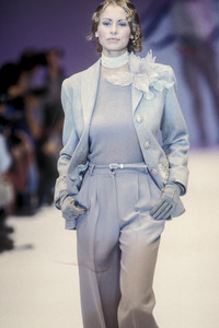 1_blumarine-fw-1993-2_html.thumb.JPEG.c8fe58097021c4d08a52b96dd801097b.JPEG