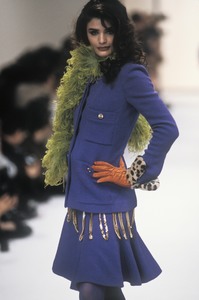 1_chanel-fw-1991-2_html.thumb.JPEG.860bca34450950360cdb6b948ae4c17a.JPEG