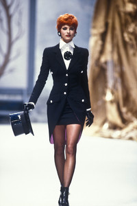 1_chanel-hc-fw-1991-4_html.thumb.JPEG.69ee8ff3e1edcf6fe2b20d18d5ee22e4.JPEG