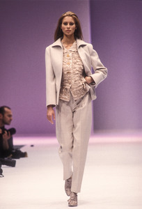 1_laura-biagiotti-fw-1993-2_html.thumb.JPEG.6ec90a5462d78cdcd48434878d794c7c.JPEG