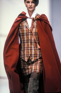 1_salvatore-ferragamo-fw-1990-2_html.thumb.JPEG.cffc9a8482e625d1ab49f771265fb3e2.JPEG