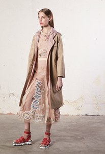 27-red-valentino-pre-spring-2018.jpg