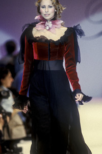 2_blumarine-fw-1993-9_html.thumb.JPEG.4609b8116b66fba7c394e83bfe3ddbdc.JPEG