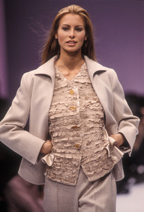 2_laura-biagiotti-fw-1993-3_html.thumb.JPEG.099b9e917233efcc2e7060bd01d0cb29.JPEG