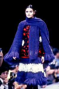 3_yohji-yamamoto-fw-1990-2_html.thumb.JPEG.1cc20c620f7766603409e0f3cd9489cc.JPEG