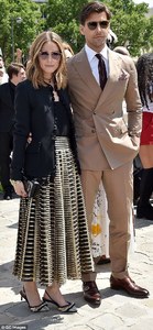 41FE0B8200000578-4661574-Smitten_She_was_joined_by_her_husband_of_three_years_Johannes_Hu-m-323_1499092300814.jpg