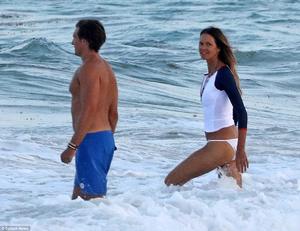 42A4A69400000578-4725660-The_body_Elle_MacPherson_53_showed_off_her_killer_body_in_white_-a-56_1500916109824.jpg