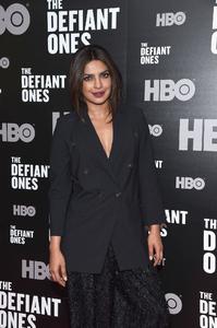 44946064_priyanka-chopra-39.jpg