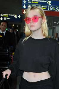 45917175_elle-fanning-18.jpg