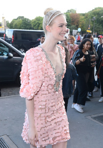 46018333_elle-fanning-9.jpg