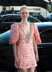 46018337_elle-fanning-12.jpg