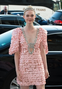 46018342_elle-fanning-16.jpg