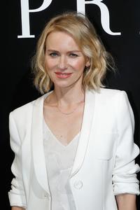 46187627_naomi-watts-08.thumb.jpg.40025f2e499752a2db1065bb52f3c025.jpg