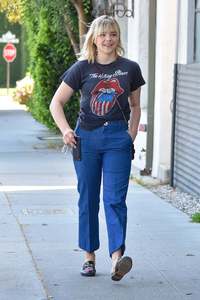 46426003_chloe-moretz-heads-to-a-meeting-in-beverly-hills-8.jpg