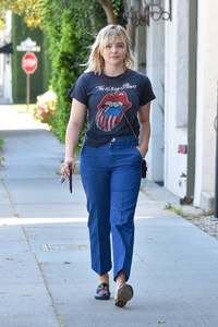 46426007_chloe-moretz-heads-to-a-meeting-in-beverly-hills-10.jpg