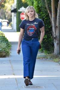 46426014_chloe-moretz-heads-to-a-meeting-in-beverly-hills-15.jpg