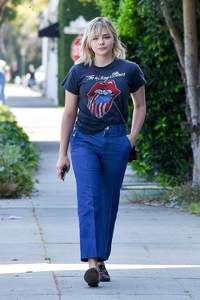 46426018_chloe-moretz-heads-to-a-meeting-in-beverly-hills-17.jpg