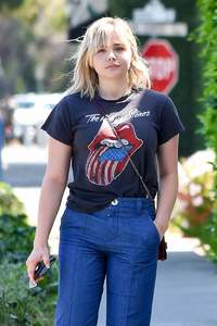 46426029_chloe-moretz-heads-to-a-meeting-in-beverly-hills-22.jpg