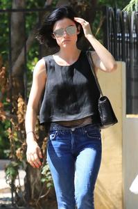 46835078_lucy-hale-05.jpg