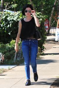 46835155_lucy-hale-39.jpg