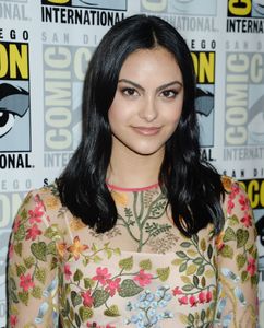 47496873_camila-mendes-and-lili-reinhart-riverdale-tv-show-photocall-at-comic-con-interna.jpg