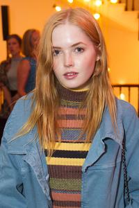 47787824_ellie-bamber-04.thumb.jpg.d38594299c91b7d2fbd2adc2139a0056.jpg