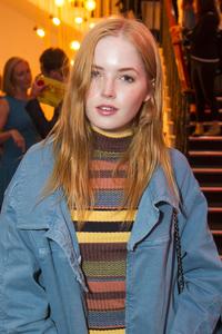 47787841_ellie-bamber-06.thumb.jpg.f8bf1536259013d53e53d310a93553d1.jpg