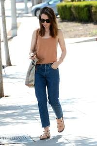 47802394_lily-collins-14.jpg