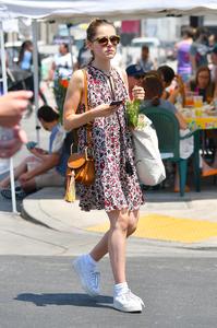 47913910_kiernan-shipka-25.jpg