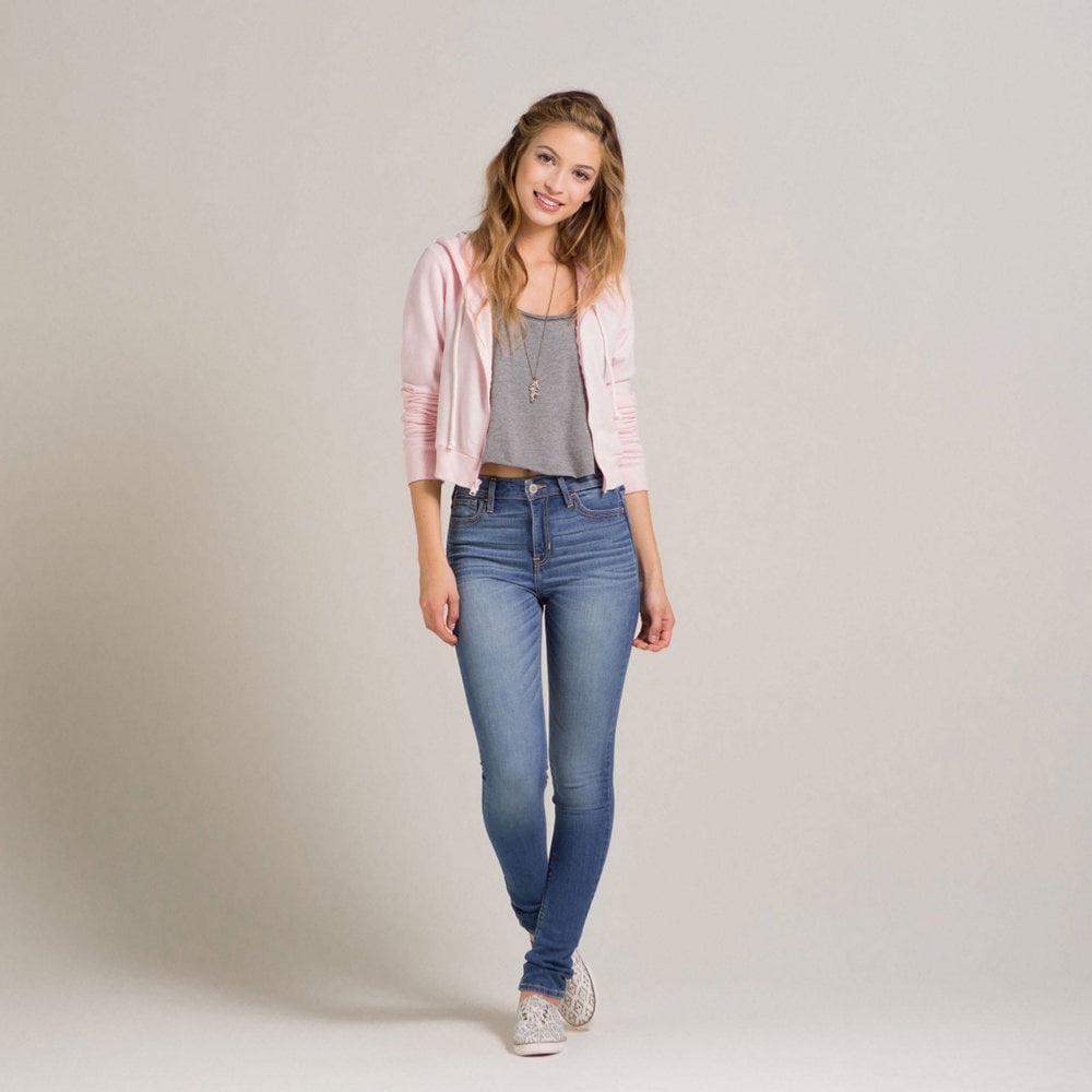 Please name this hollister model Model ID Actresses Bellazon